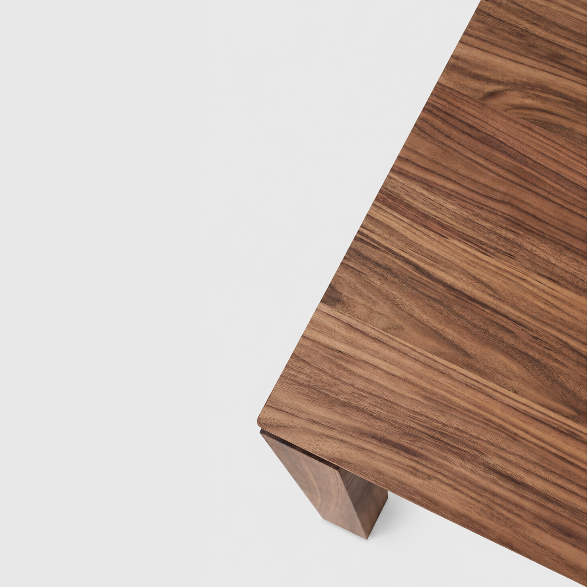 Vemb Dining Table - Walnut