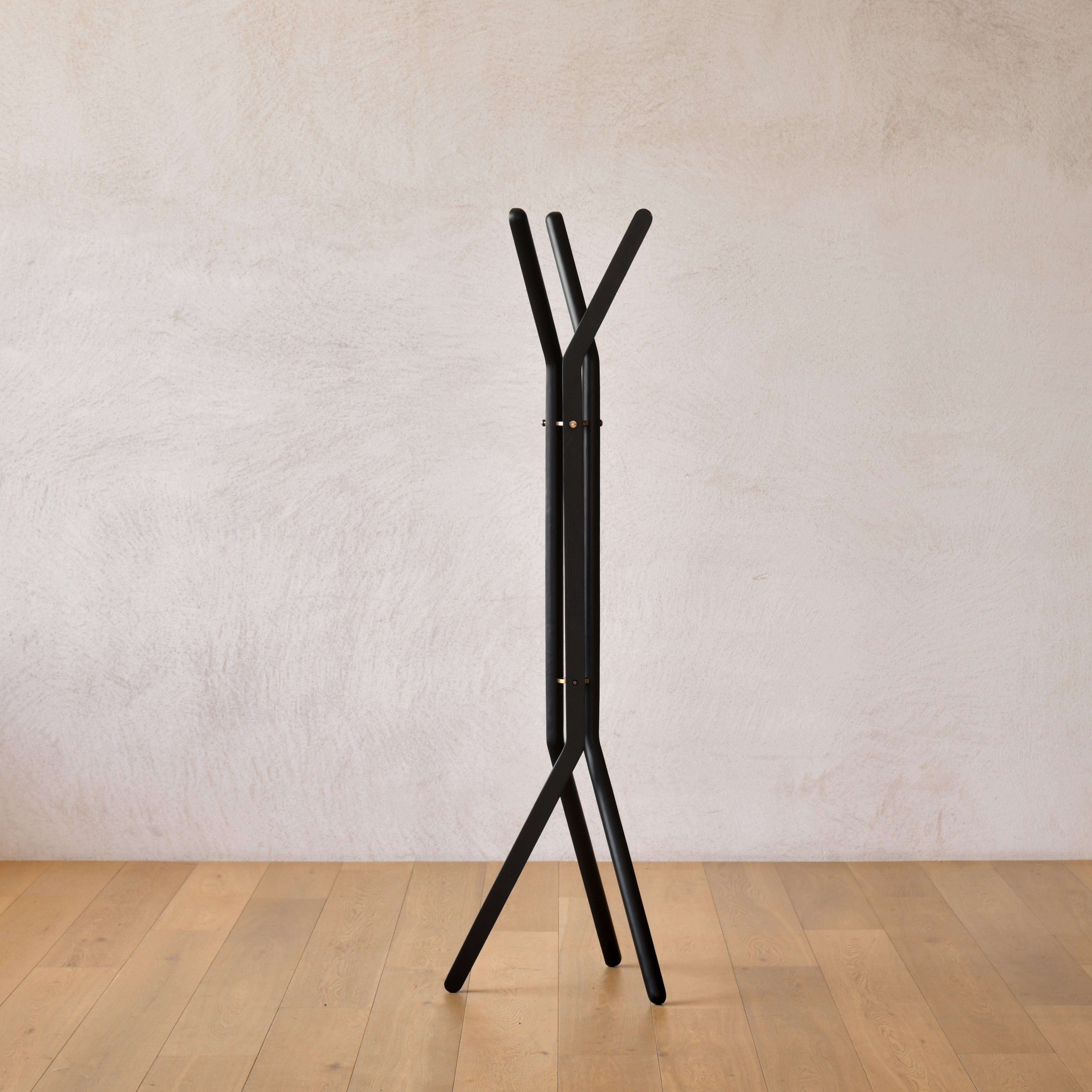 New Piece_Cadot_November Coat Hanger_Black_Coat Hanger_1