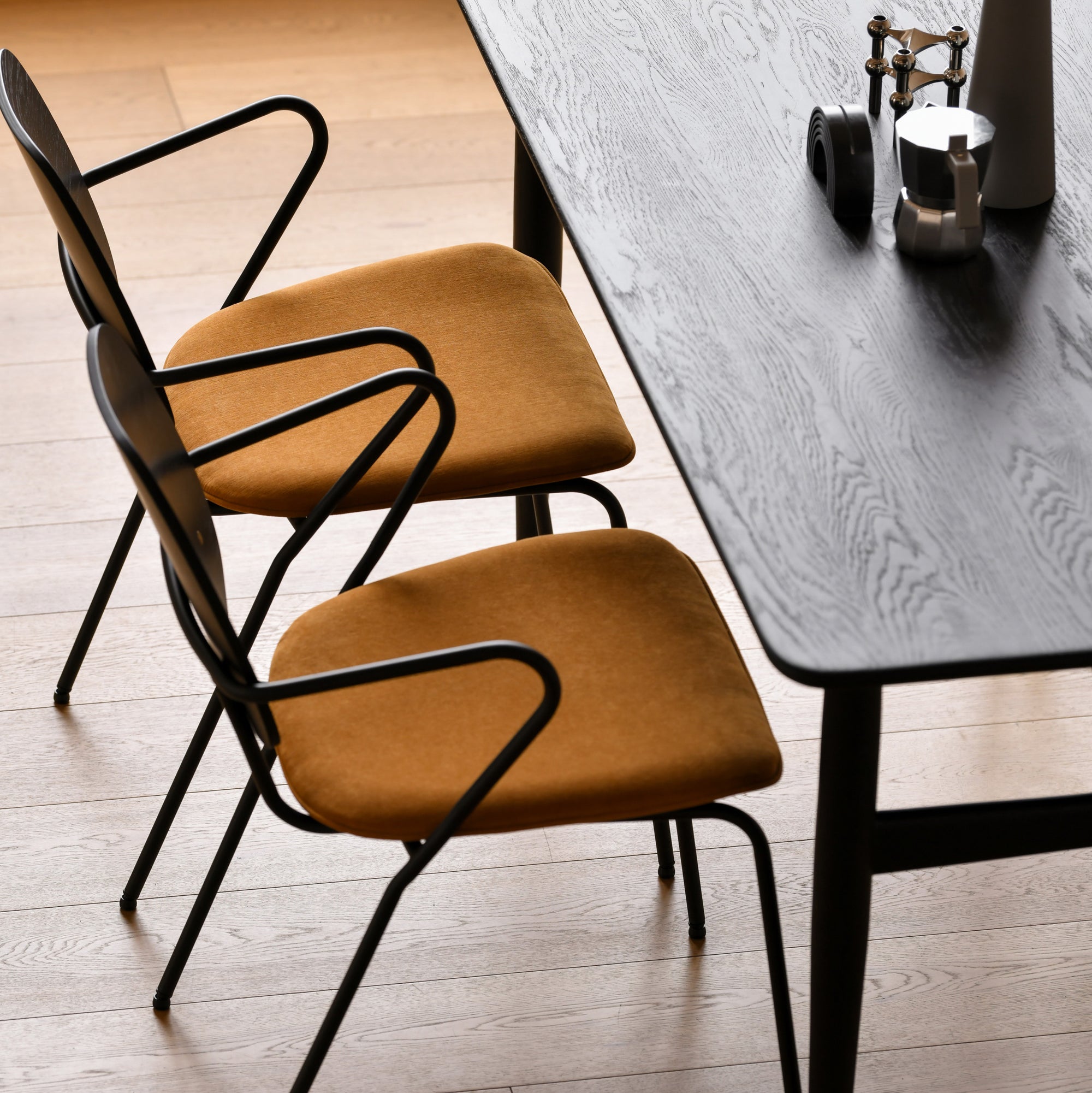 New Piece_Cadot_Queen B Dining Chair Velvet Upholstered Seat_Mustard_Dining Chair_4
