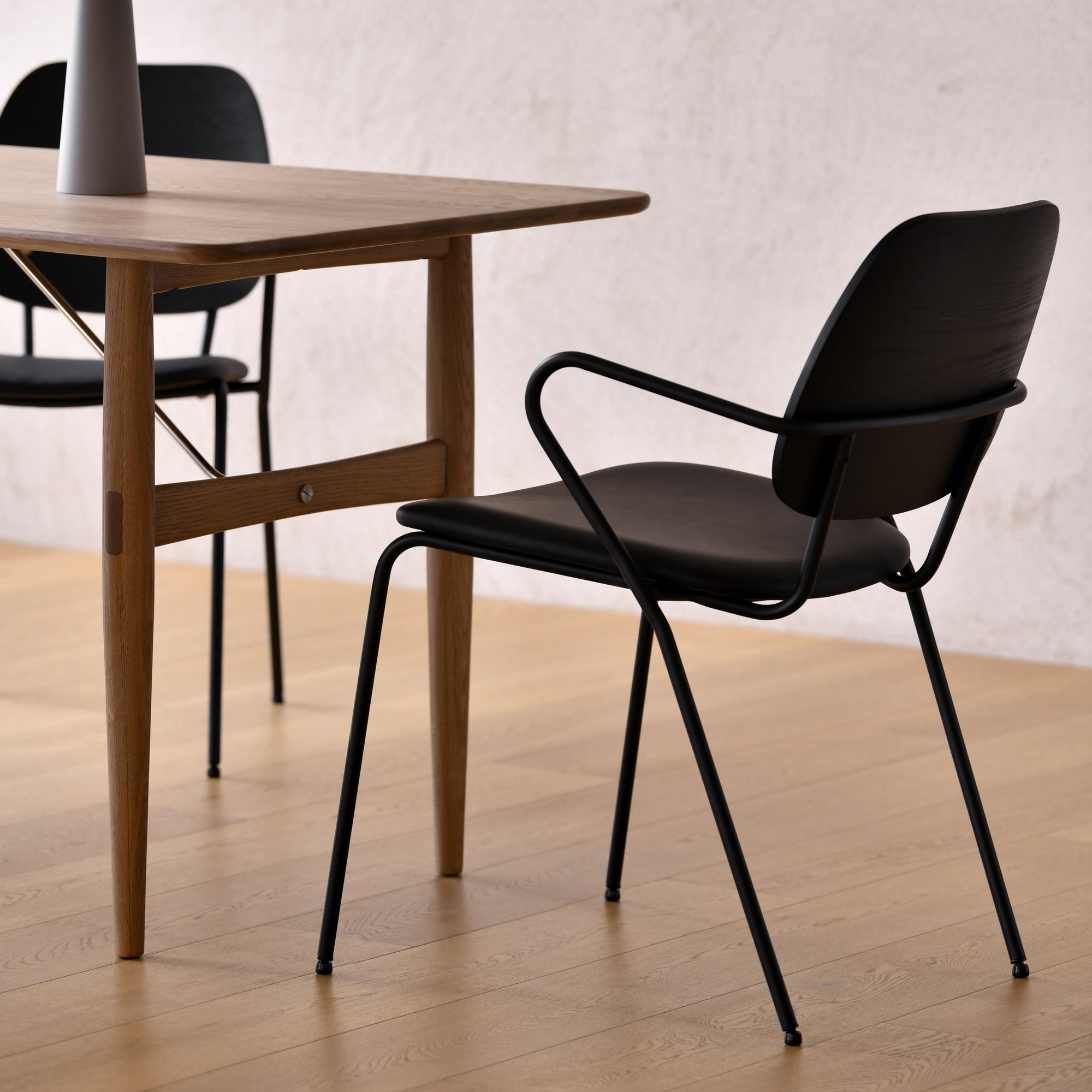 New Piece_Cadot_Queen B Dining Chair Leather Upholstered Seat_Black_Dining Chair_3