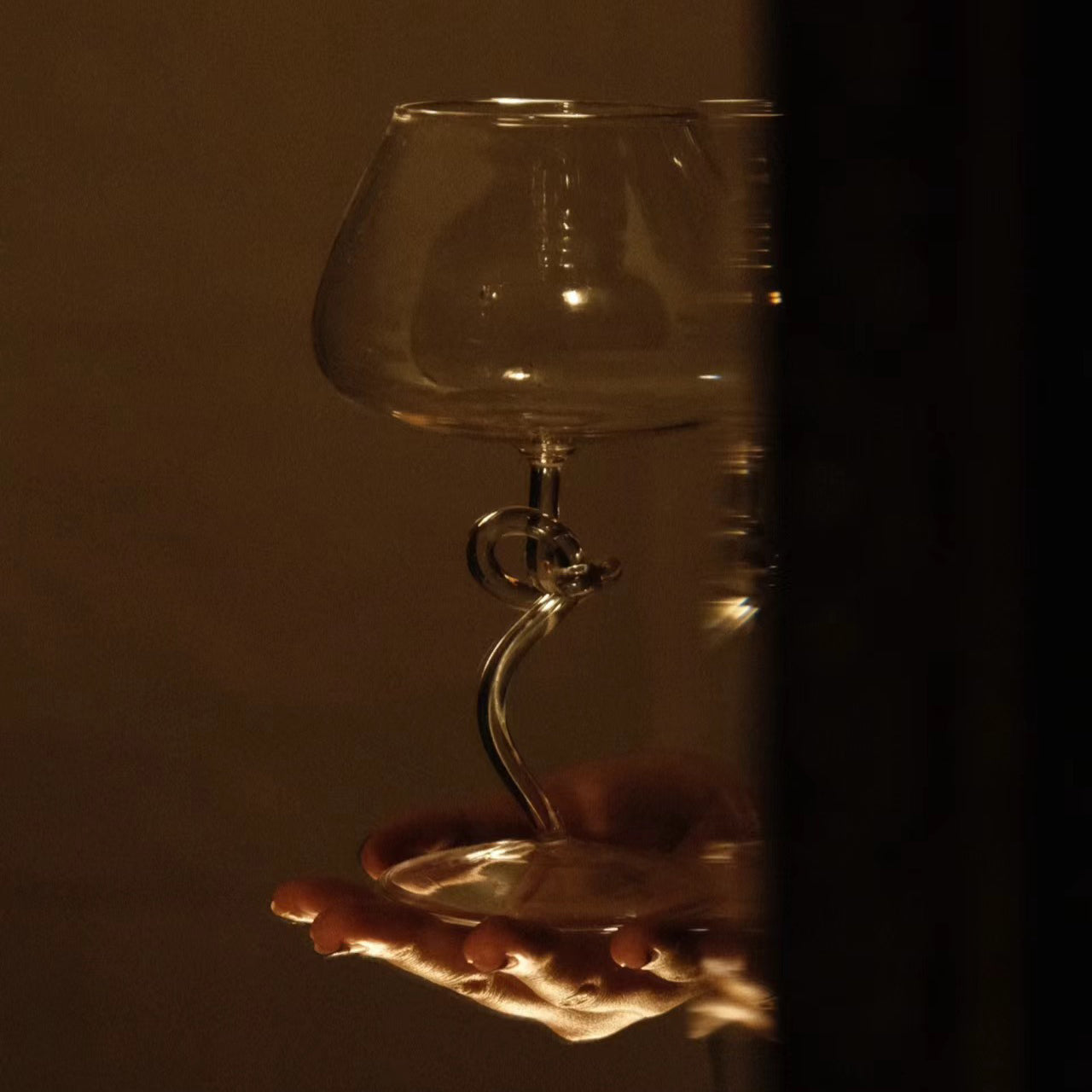 New Piece_Kae_Spira Vitae Clear Wine Glass_Drinkware_Transparent_Decorative Objects_11
