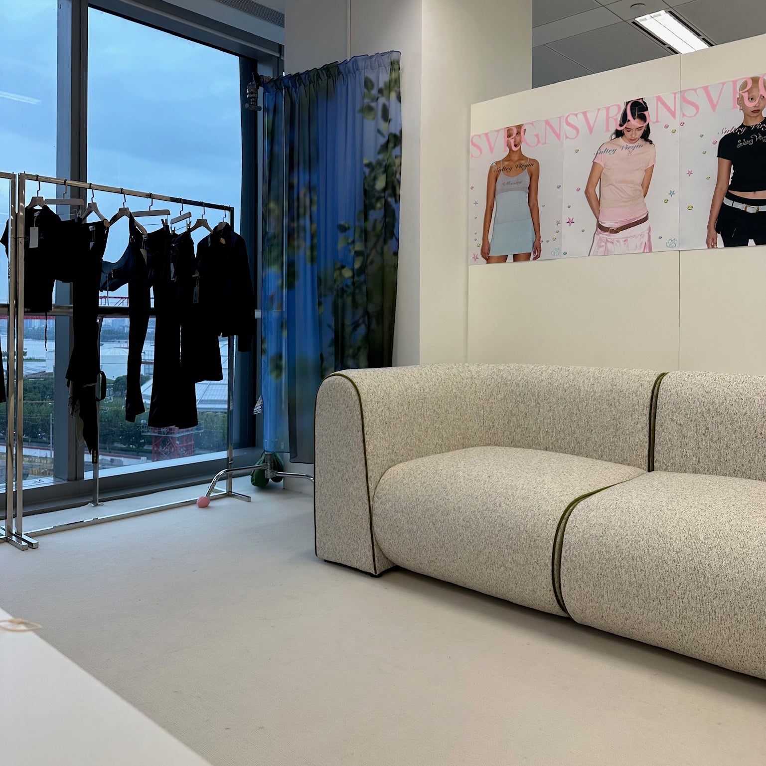 New Piece_Lift Loft_Large Curv Modular Sofa 3 Seater_Chenille_Modular Sofa _3
