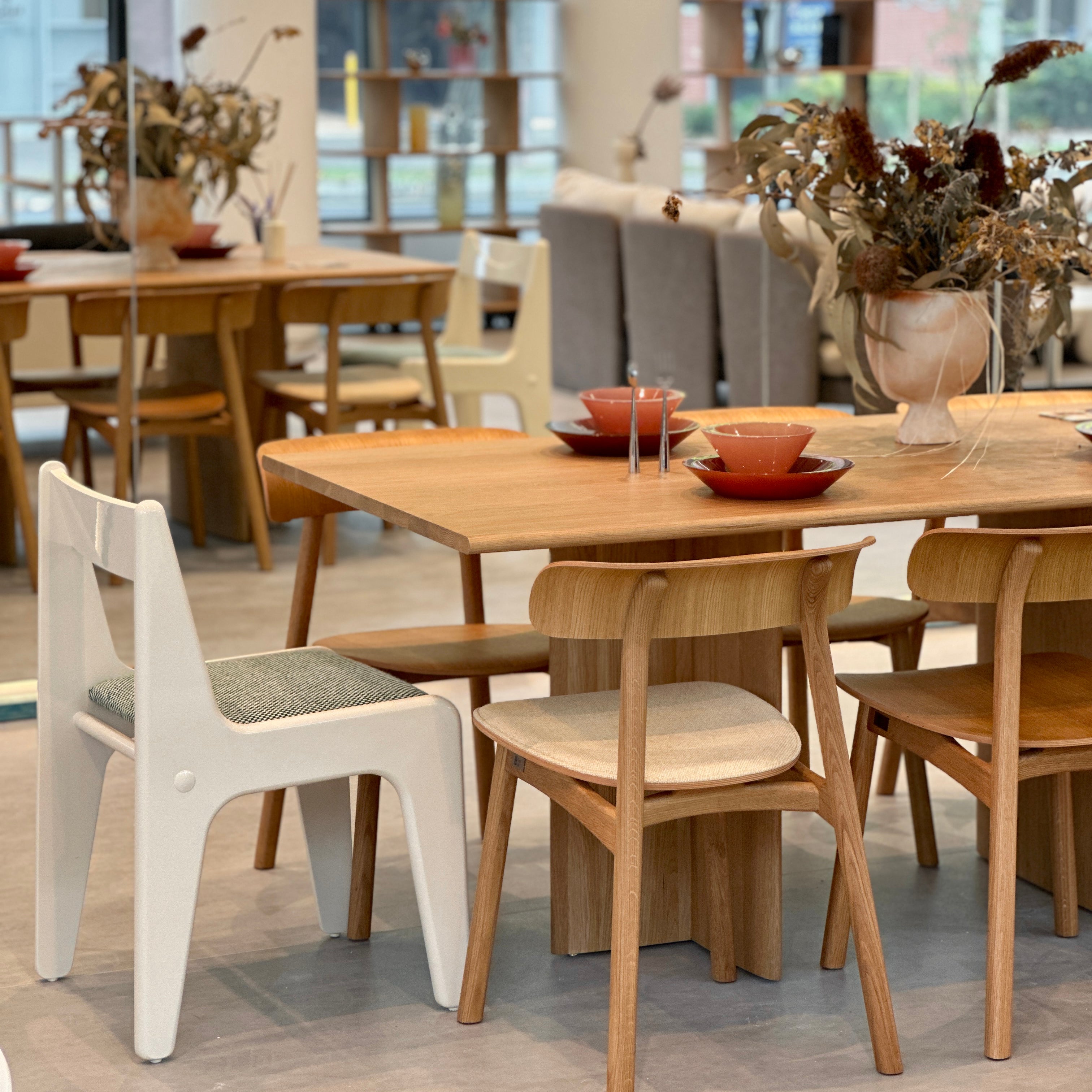 New Piece_Papa_Iris Long Dining Table_Oak_Dining Table_6