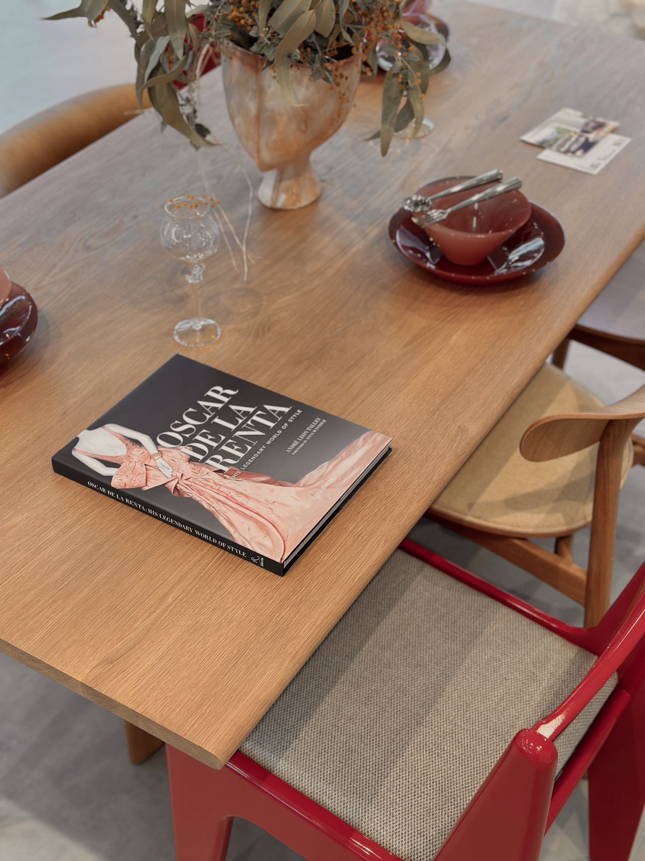 New Piece_Papa_Iris Long Dining Table_Oak_Dining Table_7