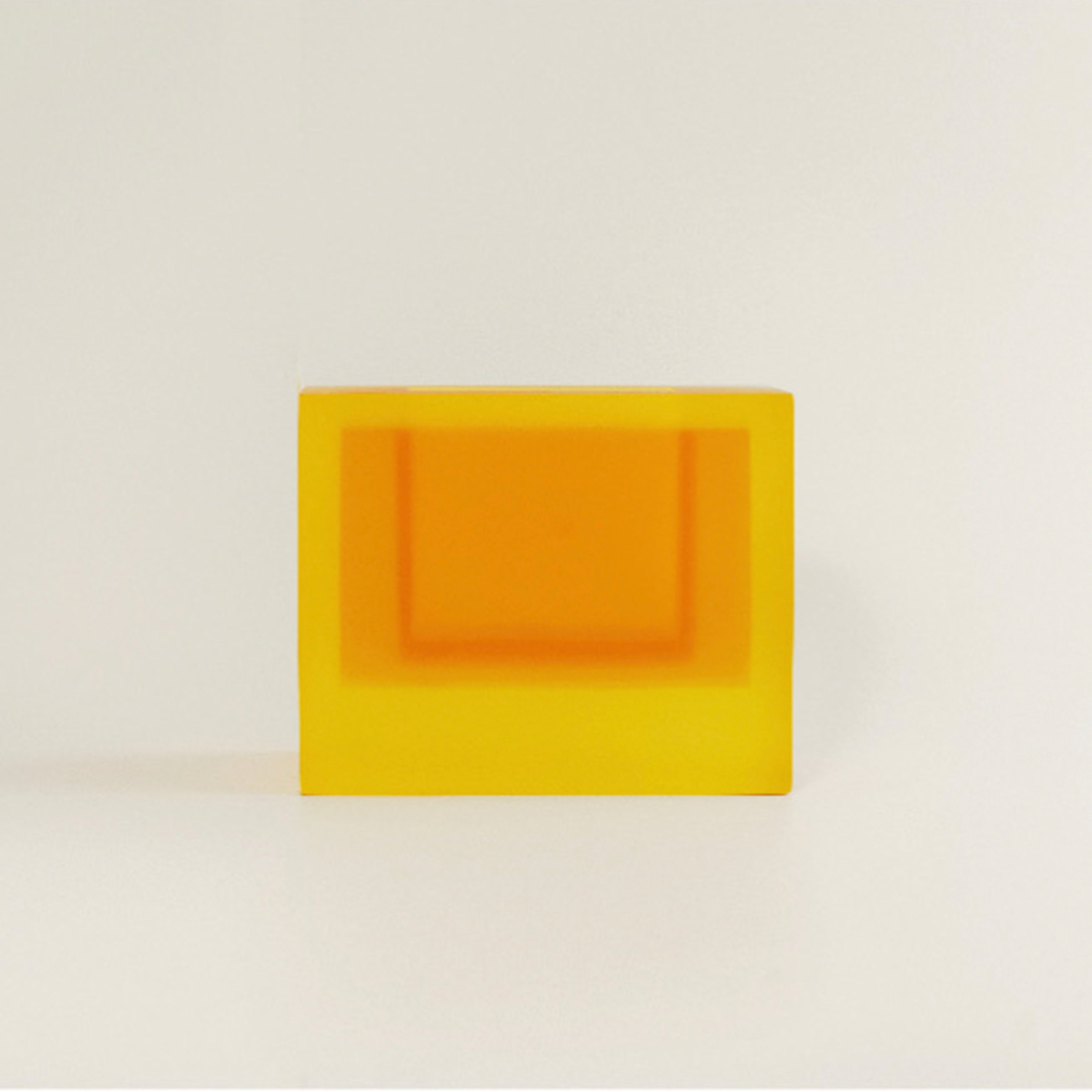 New Piece_Place in place_In Vase_Amber_Vase_Decorative Objects_1